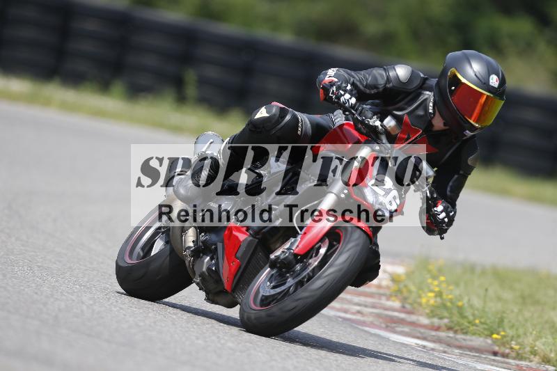 /27 12.06.2025 Ducati Schweiz Trackday Warmup  ADR/blau-bleu/26